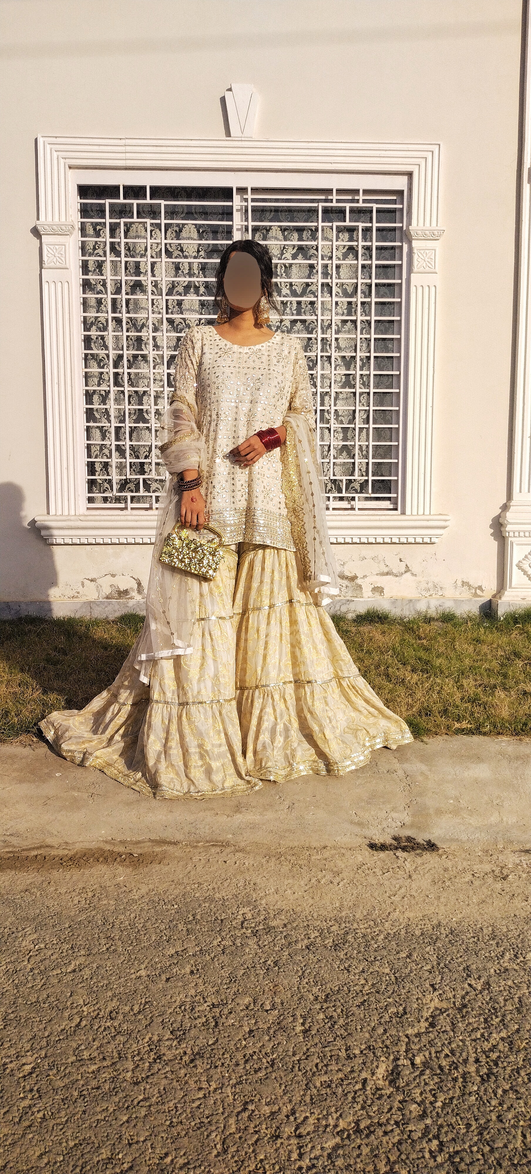 Mehr-e-zareen 